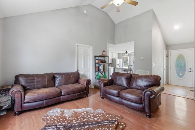 3945 Honeysuckle Way, Chapel Hill, TN 37034