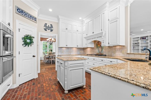 840 Winding Trail, Crawford, TX 76638