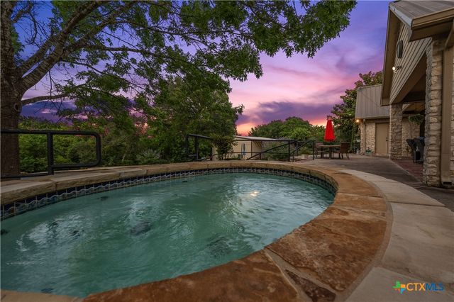 840 Winding Trail, Crawford, TX 76638