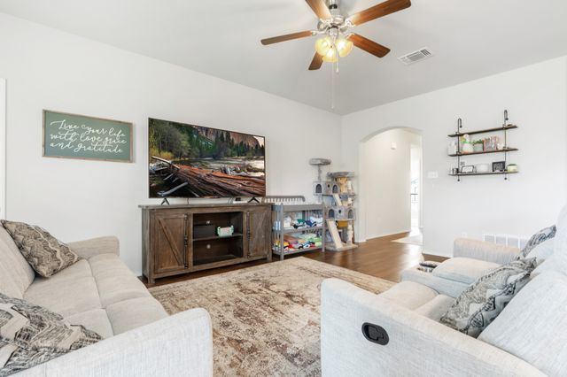 3216 Jackal Drive, Lorena, TX 76655