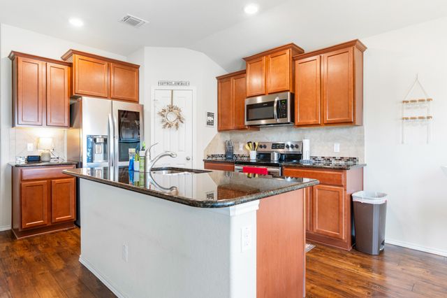 3216 Jackal Drive, Lorena, TX 76655