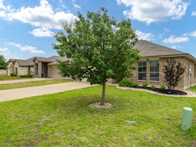3216 Jackal Drive, Lorena, TX 76655