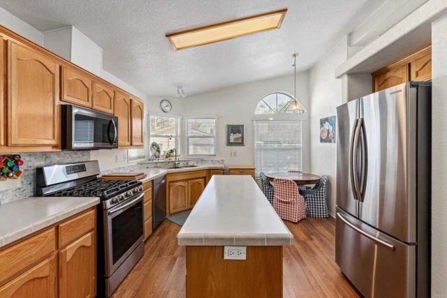 525 W El Norte Pkwy 116, Escondido, CA 92026