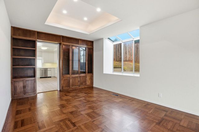 3300 El Sobrante Street, San Mateo, CA 94403