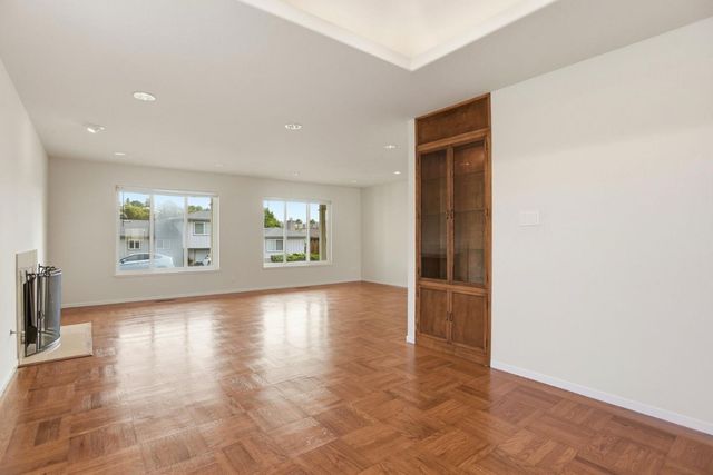 3300 El Sobrante Street, San Mateo, CA 94403