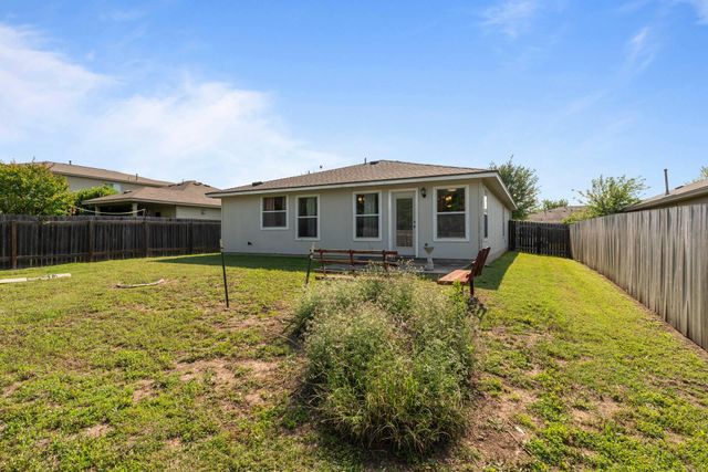 404 Paige BND, Hutto, TX 78634