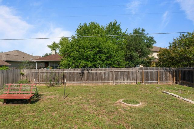 404 Paige BND, Hutto, TX 78634