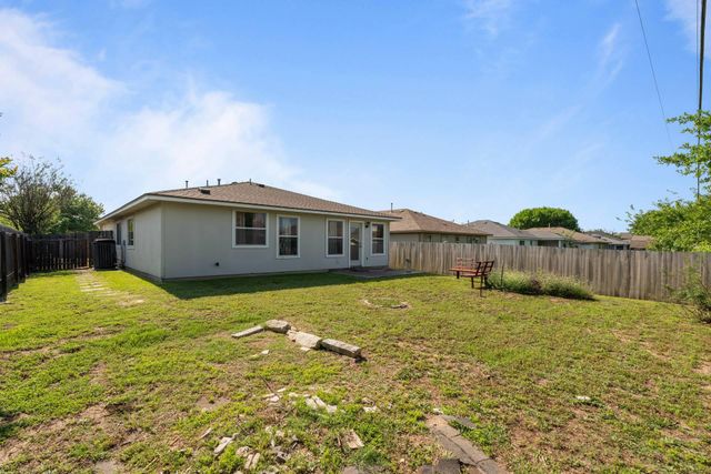 404 Paige BND, Hutto, TX 78634