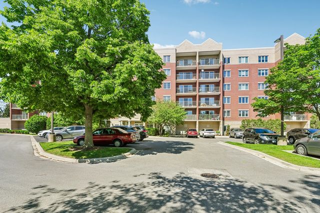 7450 N Lincoln Avenue 204, Skokie, IL 60076