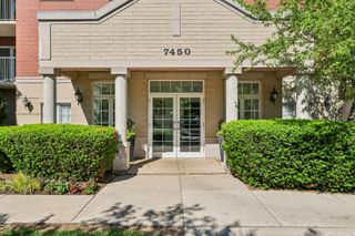 7450 N Lincoln Avenue 204, Skokie, IL 60076