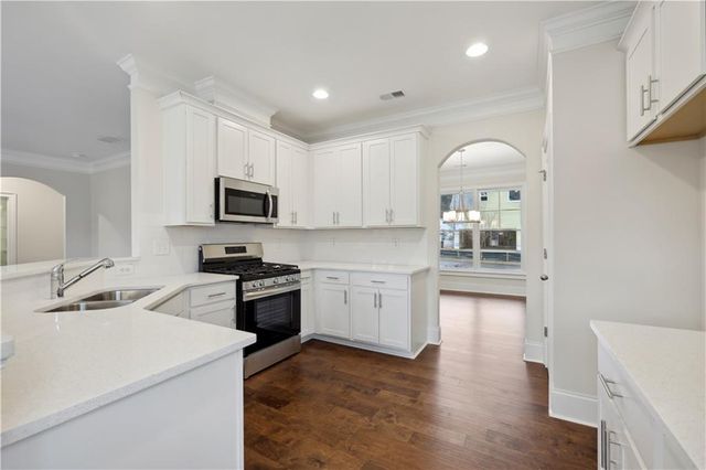 5807 Creek Indian Drive, Sugar Hill, GA 30518
