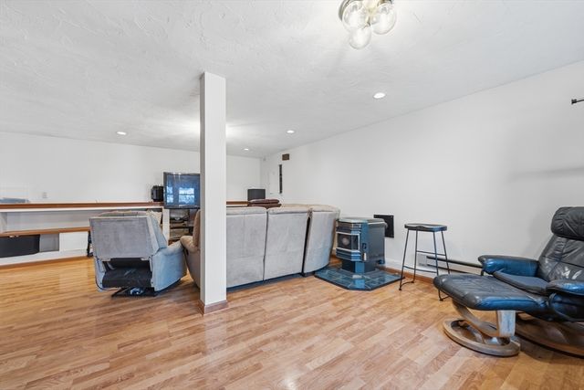 255 Cedar Brook Rd, Lynn, MA 01904