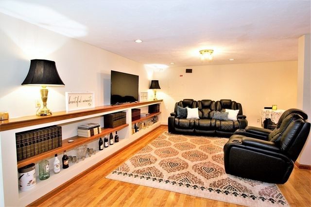 255 Cedar Brook Rd, Lynn, MA 01904