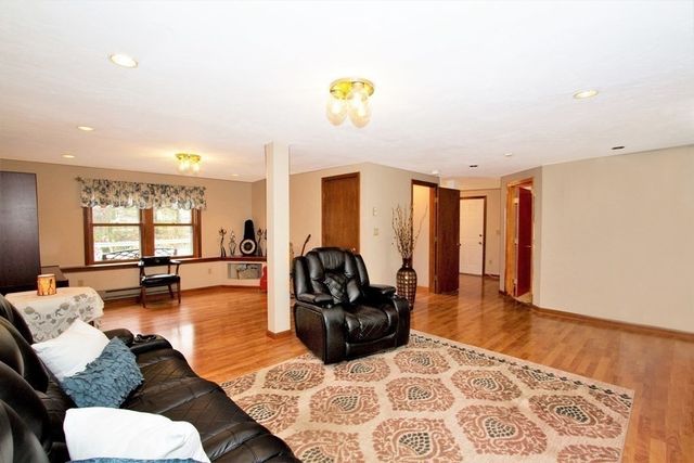 255 Cedar Brook Rd, Lynn, MA 01904