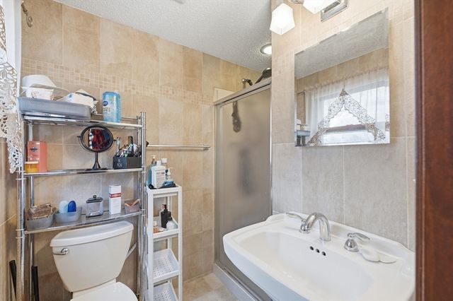 255 Cedar Brook Rd, Lynn, MA 01904