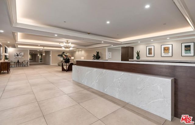 300 N Swall Drive 106, Beverly Hills, CA 90211