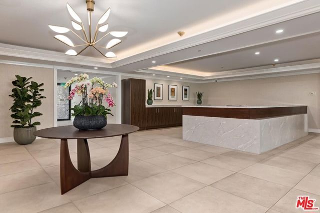 300 N Swall Drive 106, Beverly Hills, CA 90211