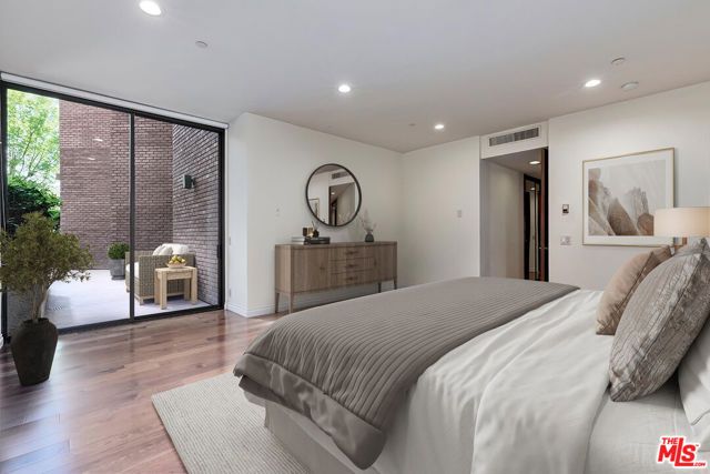 300 N Swall Drive 106, Beverly Hills, CA 90211