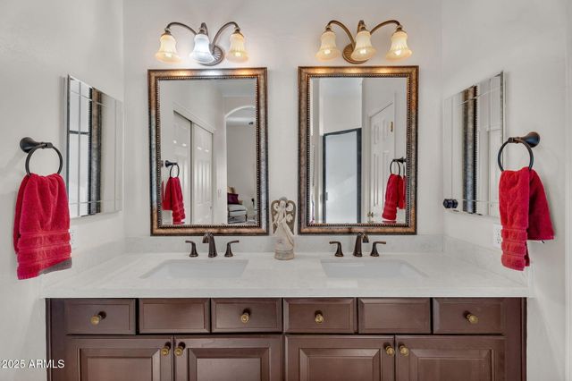 6387 W PONTIAC Drive, Glendale, AZ 85308