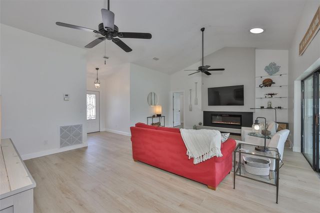 2003 WEDGE COURT, Sun City Center, FL 33573