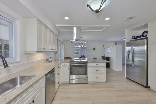 2003 WEDGE COURT, Sun City Center, FL 33573