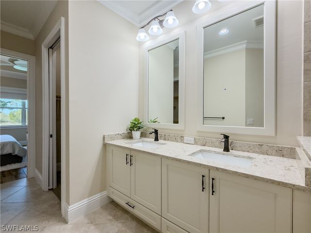 6399 NEGRIL ISLE DR, Naples, FL 34113