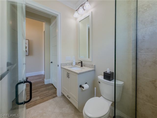 6399 NEGRIL ISLE DR, Naples, FL 34113