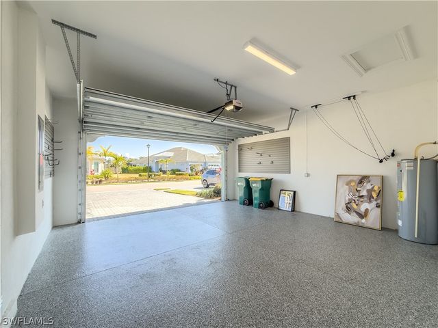 6399 NEGRIL ISLE DR, Naples, FL 34113