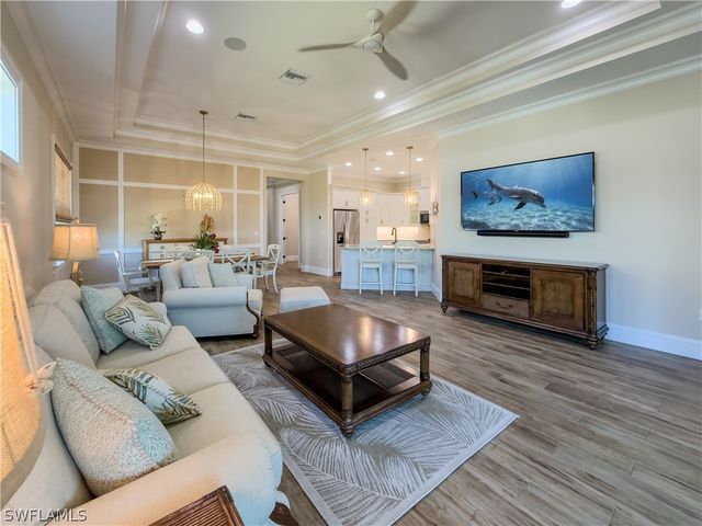 6399 NEGRIL ISLE DR, Naples, FL 34113