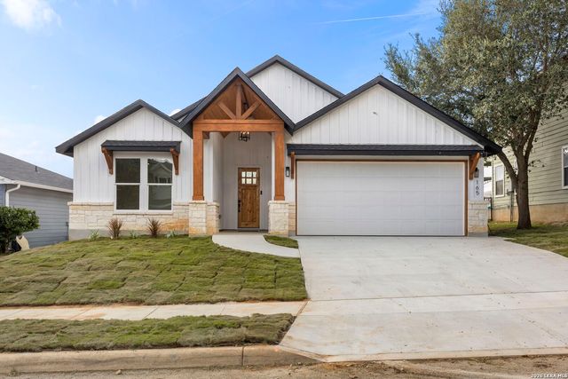 165 Whitewing Way, Floresville, TX 78114