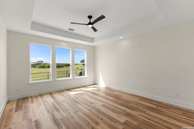 165 Whitewing Way, Floresville, TX 78114