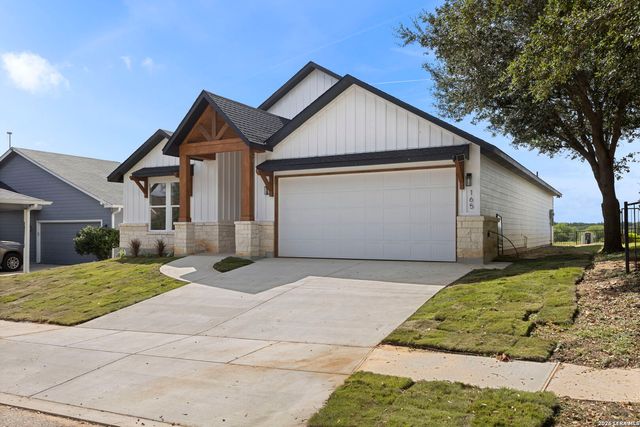 165 Whitewing Way, Floresville, TX 78114