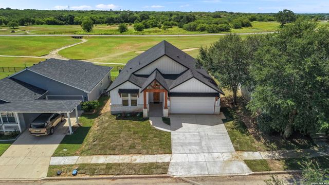 165 Whitewing Way, Floresville, TX 78114