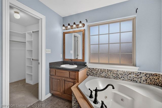 2432 Kaylonni Lane, Van Buren, AR 72956