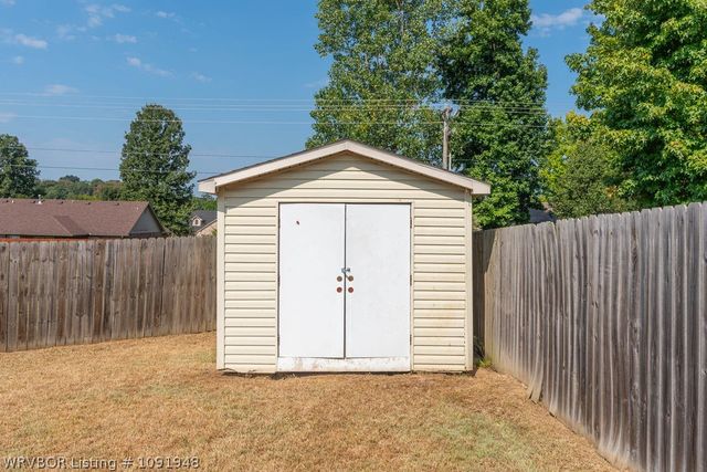 2432 Kaylonni Lane, Van Buren, AR 72956