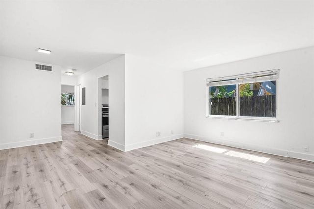 45 NE 24 Street C, Wilton Manors, FL 33305