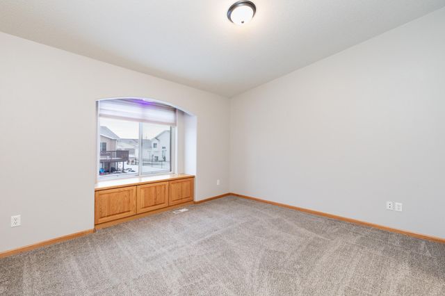 3594 Taylor Street S, Fargo, ND 58104