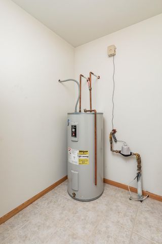 3594 Taylor Street S, Fargo, ND 58104