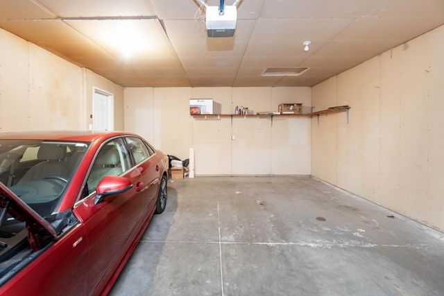 3594 Taylor Street S, Fargo, ND 58104