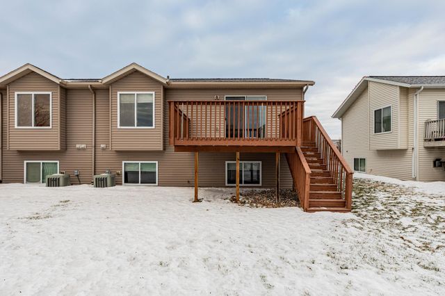 3594 Taylor Street S, Fargo, ND 58104