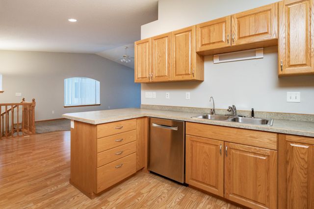 3594 Taylor Street S, Fargo, ND 58104