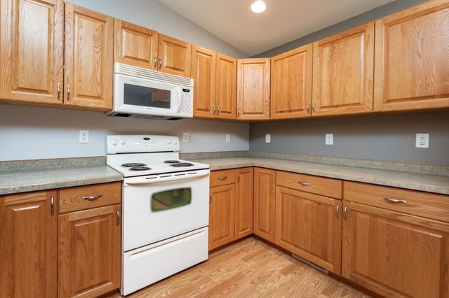 3594 Taylor Street S, Fargo, ND 58104