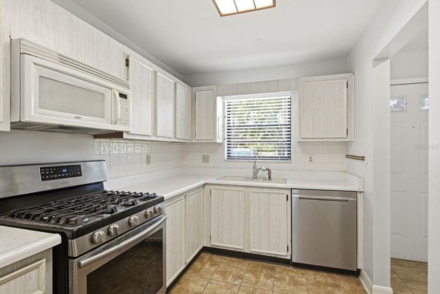 6070 80TH STREET N 109, St Petersburg, FL 33709