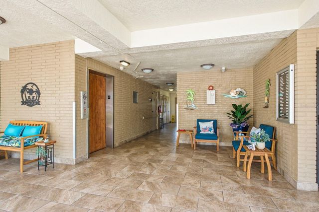 6070 80TH STREET N 109, St Petersburg, FL 33709