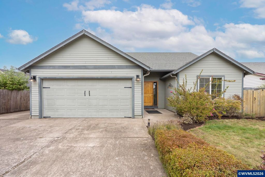 Image 1 of property listing at 4275 Hayesville Dr NE, Salem, OR 97305