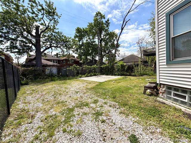 2045 Calvert Street, Detroit, MI 48206