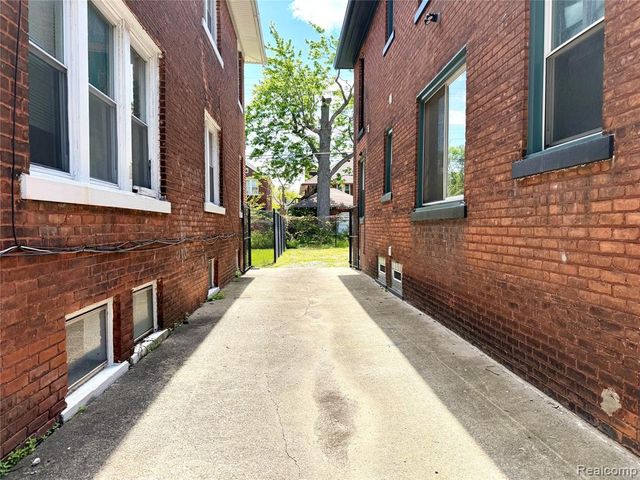 2045 Calvert Street, Detroit, MI 48206