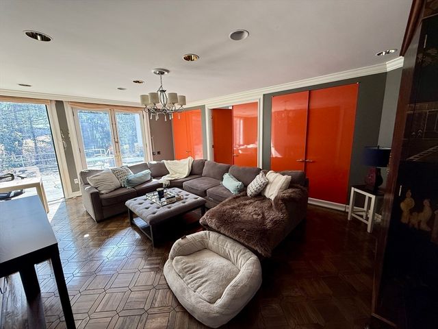 132 Yarmouth Road, Brookline, MA 02467