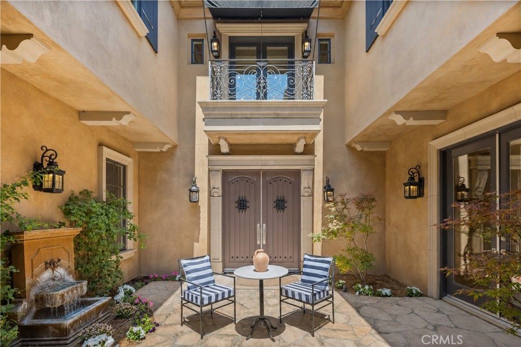 Image 13 of property listing at 423 W Lemon Avenue, Arcadia, CA 91007
