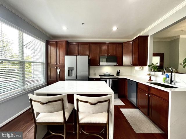 504 NE AVA WAY NE, Washington, DC 20017